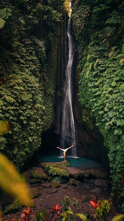 Bali Yoga, Yoga Photoshoot, Voyage Bali, Yoga Aesthetic, Jungle Vibes, Wellness Yoga, Yoga Travel, Outdoor Yoga, Yoga Photography