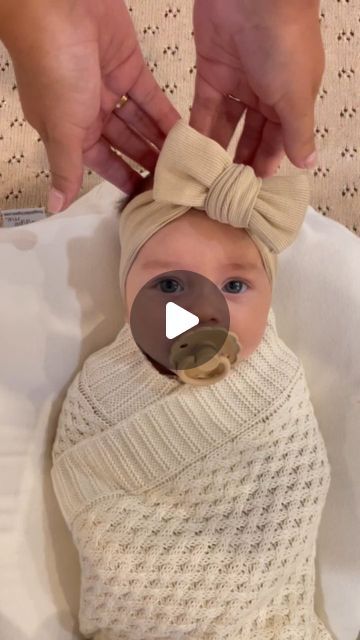 200K views · 10K likes | Snuggle Hunny on Instagram: "We love how @the.iuga.girls ties our topknots into a bow! How great is this!? I think we need a lesson as well!🌸🎀✨

#snugglehunny #snugglehunnykids #babygirl #babyfashion #bowtutorial" Tie Bows With Ribbon, 200k Views, Newborn Bows, Bow Tutorial, Tie Knots, Baby Bows, Top Knot, Ribbon Bows, Hair Ties