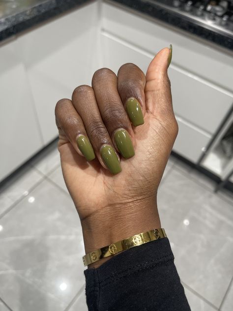 Melanin Nails, Olive Nails, Short Gel Nails, Green Nail Polish, Green Nail, Nail Envy, Body Skin Care Routine, Nail Color, Nails Designs