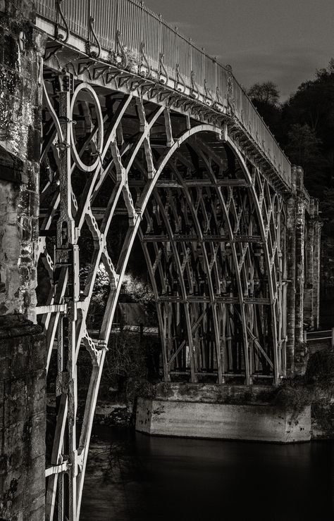 The world's first iron bridge was erected over the River Severn in Shropshire in 1779. This pioneering structure marked a turning point in English design and engineering; after it was built, cast iron came to be widely used in the construction of bridges, aqueducts and buildings Industrial Structure, Bridge Engineering, Iron Bridge, River Severn, Steel Bridge, Abstract Architecture, Corporate Photography, Spring Awakening, English Design