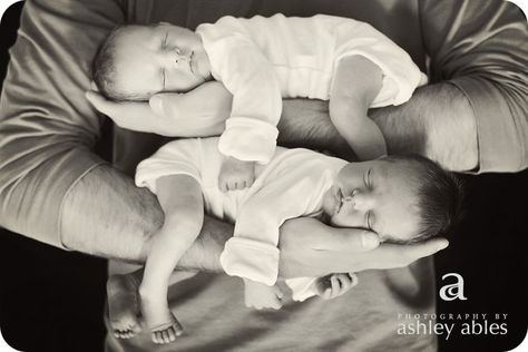 Newborn twins in Dads arms Newborn Twin Photos, Twin Baby Photography, Twin Baby Photos, Twin Pictures, Twin Photography, Foto Newborn, Baby Fotografie, Twin Photos, Bryson Tiller