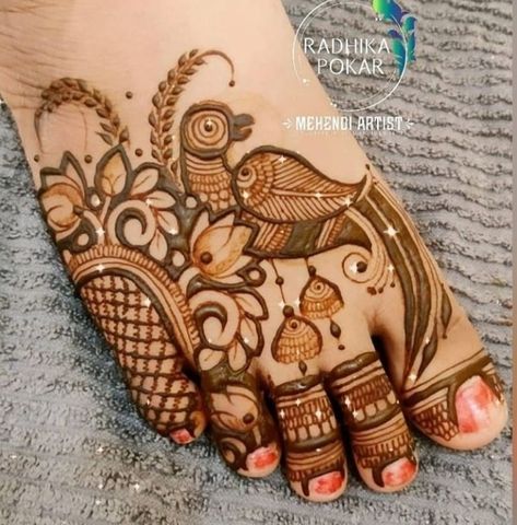 Parrot Mehendi Designs, Leg Mehandi, Feet Mehendi, Leg Mehendi, Leg Mehendi Design, Legs Pics, Foot Mehndi, Legs Mehndi, Front Mehndi Design