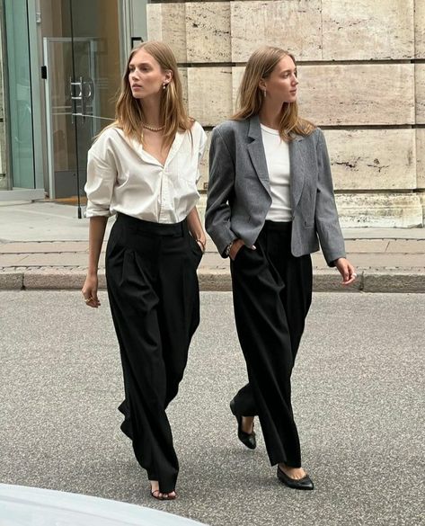 Cecilie Moosgaard, Amalie Moosgaard, Women Wide Leg Pants, Straight Suit, Smart Casual Women, Fall Ootd, Classic Style Outfits, Corporate Style, Sister Outfits