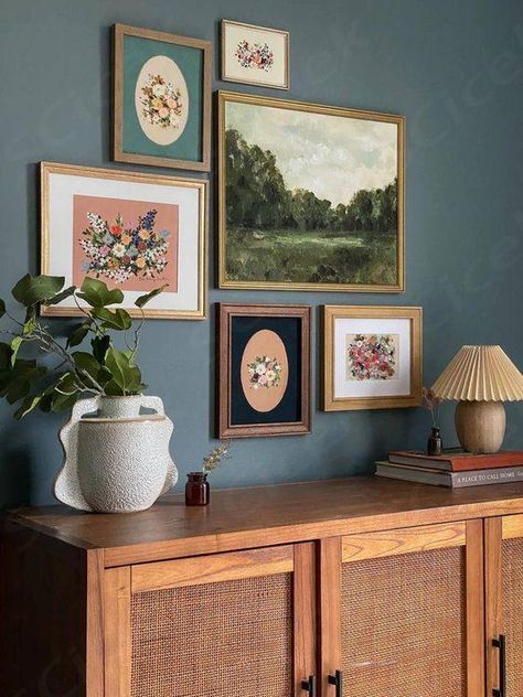 Goodman House, Gallery Wall Layout, Casa Vintage, Tableau Art, With My Friends, Inspiration Wall, Living Room Inspiration, Home Decor Inspiration, Cozy House