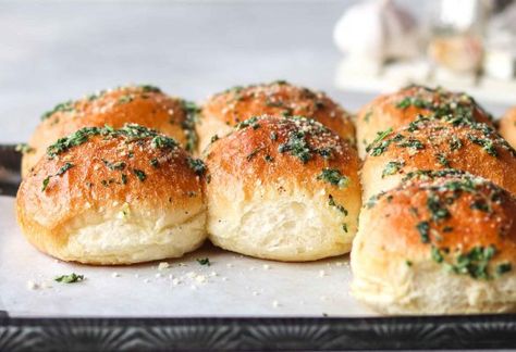 Herb Dinner Rolls, Cob Bread, Bread Bakery, Dinner Rolls Recipe, Hot Cross Buns, Tasty Recipe, Bakery Bread, Garlic Herb, Fresh Bread