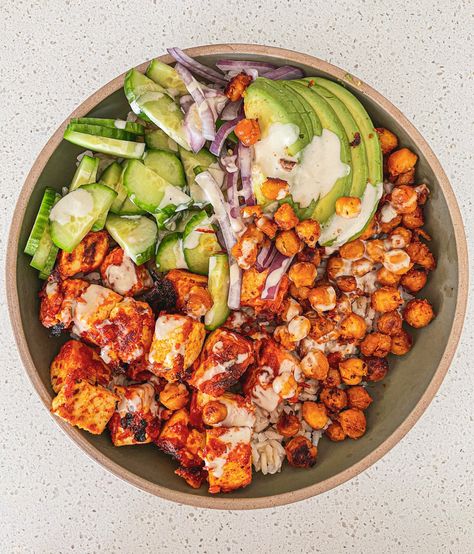 Crispy Harissa Tofu Bowl — Live Well by Kimmy Crispy Tofu Bowl, Harissa Tofu, Gym Recipes, 2025 Recipes, Teacher Lunch, Tofu Bowl, Vegetarian Bowls, Healthy Vegetarian Dinner, Sesame Noodles