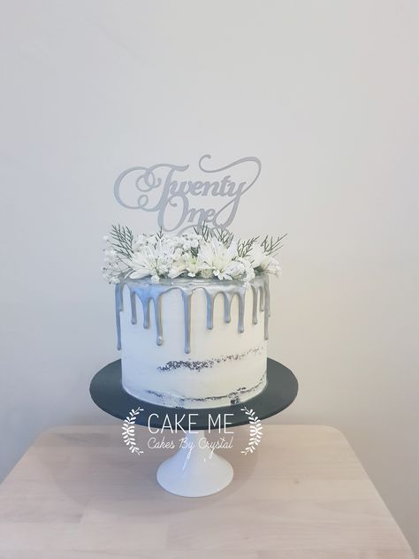 25 Anniversary Cake Ideas For Parents, Platinum Birthday Cake, Cake Silver Birthday, Silver 21st Birthday Cake, Silver And White Birthday Cake, 25th Anniversary Cake For Parents, Silver Cake Ideas, Silver Drip Cake, Bff Cake