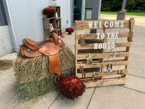 Rodeo Backdrop Ideas, 3rd Birthday Rodeo Theme, Rodeo Theme Decorations, Western Theme Party Decor, First Rodeo Birthday Ideas, Cowboy Theme 1st Birthday Boy, First Rodeo Table Decor, My First Rodeo Backdrop, Western Decorations Party