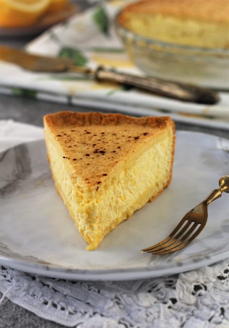 wedge of ricotta pie on white plate with fork Best Custard Pie Recipe, Ricotta Pie Recipe, Mangia Bedda, Italian Easter Pie, Egg Custard Pie, Puff Dessert, Ricotta Pie, Easy Custard, Easter Pie