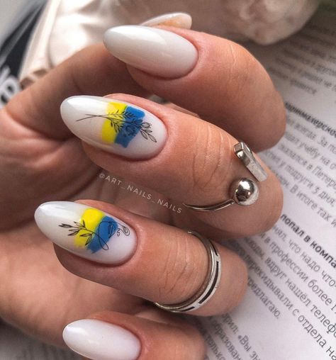 Ukrainian Nail Designs, Ukrainian Nails, Lime Green Nails, Nail 2023, Art Designs Ideas, Nail Art Kit, Design Nail, Nail Polish Designs, Yellow Nails