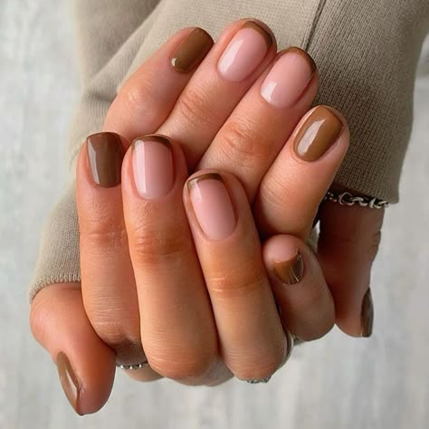 Brown French Nails for Autumn Manicure ❤ 45+ Fall Nail Colors to Inspire You in 2022 ❤ See more ideas on our blog!! #naildesignsjournal #nails #nailart #naildesigns #nailshapes #gelnails #longnails #shortnails #french #stilettonails #fallnails #autumnnails #fallnailart #fallnailcolors Short Fall Nails 2022 Brown, Autumn Short Nails 2022, Fall French Manicure Short Nails, Brown Nail Art Short Nails, Brown Tipped Nails, Nails Autumn 2022 Short, Fall Color French Tip Nails Short, Autumn French Tip Nails Square, Brown Manicure Short Nails