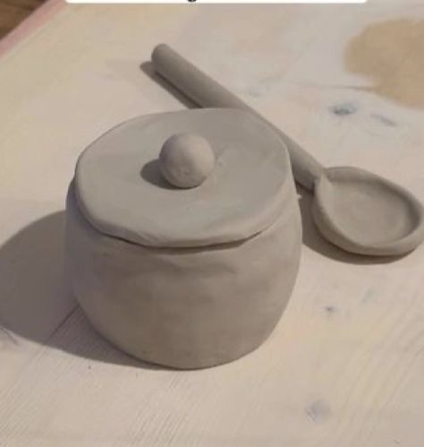 Lidded Pinch Pot, Double Pinch Pot Ideas, Clay Pinch Pot Ideas, Pinch Pot Designs, Manga Novel, Clay Pinch Pots, Pottery Pinch Pot, Sculpting Ideas, Ceramic Pinch Pots