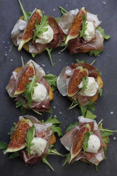 Autumn Canapes, Canapé Ideas, Canapes Ideas, Wedding Canapes, Airplane Food, Food F, Fig Recipes, Money Saving Meals, Cured Meats