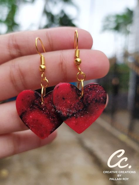 Valentines Resin Earrings, Epoxy Earrings, Diy Resin Keychain, Stained Glass Earrings, Black Combination, Flower Resin Jewelry, Resin Crafts Tutorial, Diy Resin Projects, Resin Jewelry Diy