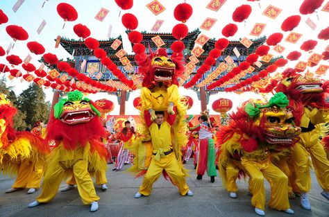 Tet (Lunar New Year celebration) Vietnam. This year it's Feb 19th Chinese New Year Facts, Chines New Year, Chinese Holidays, Happy Lunar New Year, Holiday Images, Hoi An, New Year Holidays, Kids Events, Lunar New Year