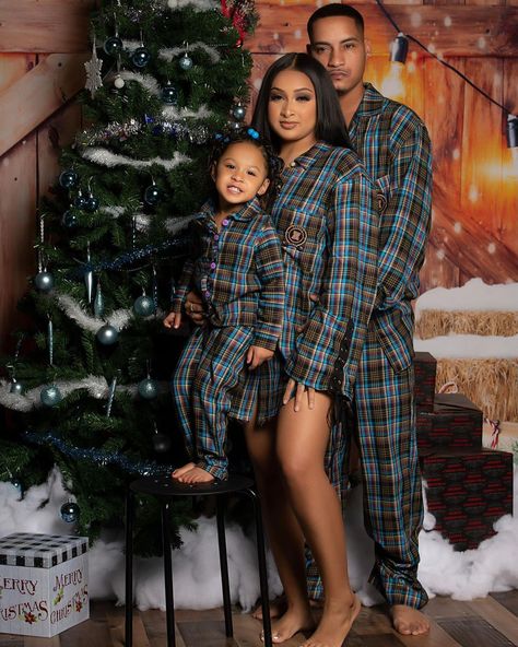 Mix Babies, Christmas Pictures Family, Christmas Family Photoshoot, Holiday Pics, Christmas Pics, Family Christmas Pictures, Mixed Babies, Holiday Pictures, Matching Pajamas