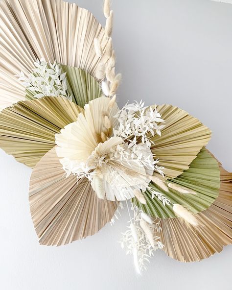 White Ruscus, Dried Palm Leaves, Making Fabric Flowers, Flower Arrangement Designs, Instagram Add, Wall Piece, Bunny Tails, Boho Flowers, Bunny Tail