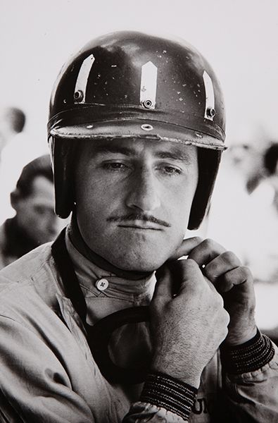 Graham Hill, Sebring, 1965, only man to have won the unofficial Triple Crown of Motorsport. Walter Iooss, Graham Hill, Aryton Senna, Vintage Helmet, Grand Prix Racing, Car Driver, Racing Drivers, Sport Automobile, Ding Dong