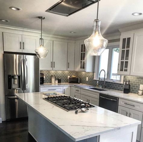 Island Stove, Elegant Kitchen Island, Island With Stove, Kitchen Island With Stove, Gold Kitchen, Elegant Kitchens, Kitchen Remodeling Projects, Modern Farmhouse Kitchens, Kitchen Remodeling