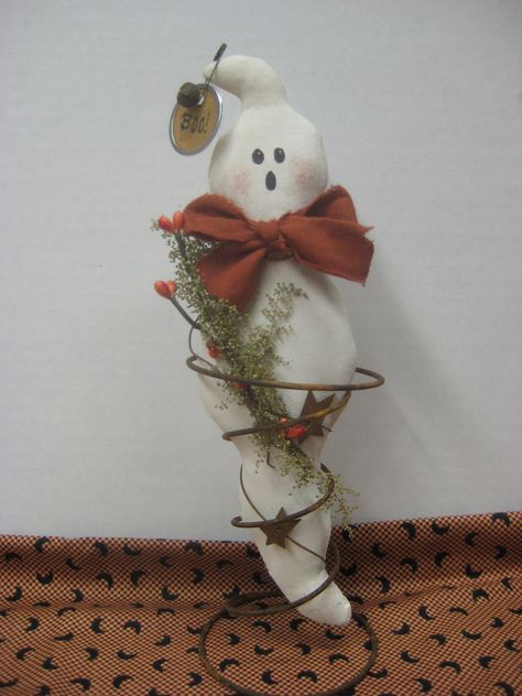 Mattress Spring Crafts, Snowman Angel, Diy Fall Decorations, Rusty Bed Springs, Art For Toddlers, Bed Spring Crafts, Spring Halloween, Bed Spring, Sweet Annie