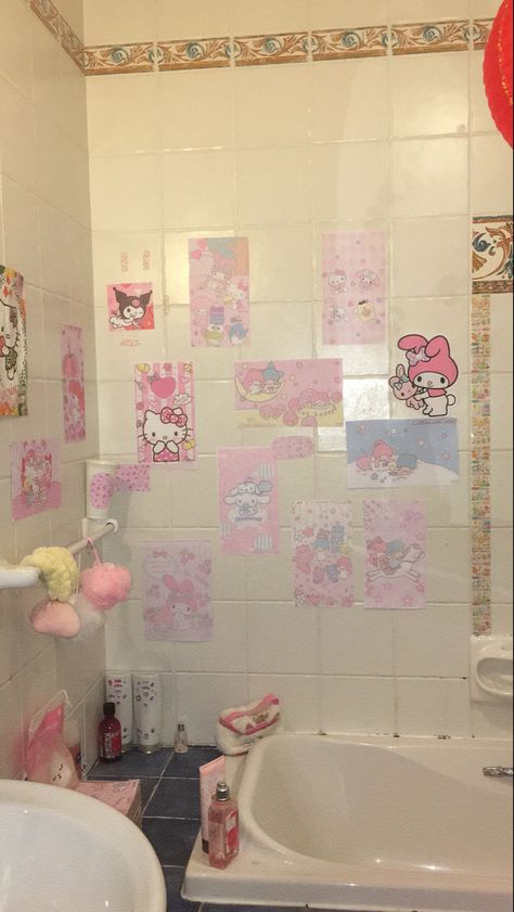 Cutecore Bathroom, Sanrio Bathroom, Pink Bathroom Aesthetic, Aesthetic Hello Kitty, Bathroom Aesthetic, Aesthetic Bathroom, Pink Bathroom, Bathroom Designs, Y2k Aesthetic