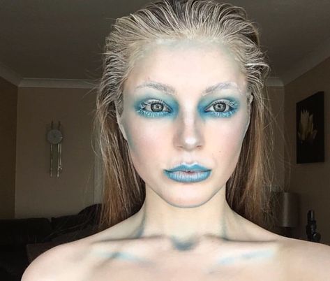 Ice Makeup, Makeup Looks Winter, Ice Queen Costume, Ice Queen Makeup, Freedom Makeup, Halloweenský Makeup, Queen Costume, Mermaid Makeup, Winter Makeup