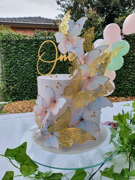 Cake
Butterfly
First Birthday
Birthday cake
Cake
Dessert Birthday Butterfly Cake, Butterfly Theme Cake, Butterfly Birthday Cake, Theme Bapteme, Butterfly Birthday Party Decorations, One Year Old Birthday, Butterfly Baby Shower Theme, Birthday Butterfly, Butterfly Birthday Cakes