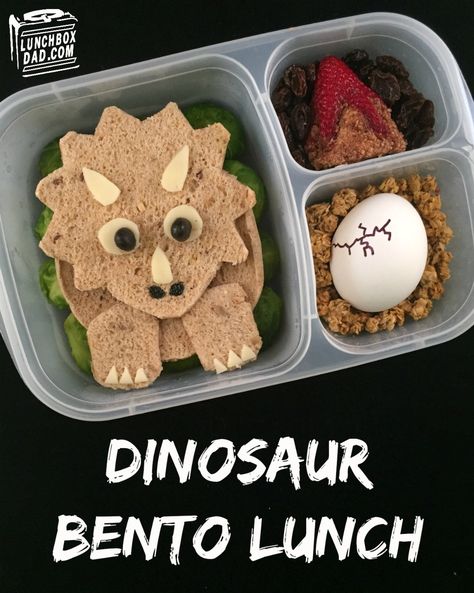 Dinosaur Triceratops Lunch for your kids. See the recipe on my blog! Great if you are looking forward to the new Jurassic Park Jurassic World movie! Fun Kid Lunch, Dinosaur Food, Food Art For Kids, Toddler Lunches, Packed Lunches, Fun Lunch, School Food, Fun Kids Food, Bento Lunch