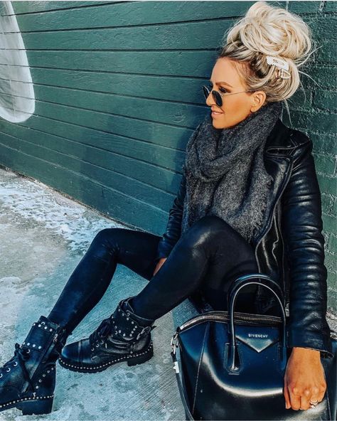 Looks Adidas, Look Legging, Fall Attire, Moda Paris, Leather Jacket Outfits, Looks Black, Street Style Trends, Leather Moto, Casual Winter Outfits