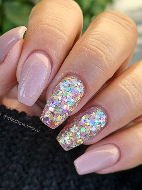 Dip Powder Nails Wedding Design, Short Nails Dip Powder Spring, Dip Powder Sparkle Nails, Coffin Dip Nail Ideas, Birthday Dip Powder Nails, Dip Glitter Powder Nails, Disney Nails Dip Powder, Dip Powder Pink Nails, Birthday Nails Dip Powder