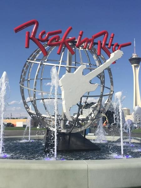 Rock in River -- first in the U.S. featured in Las Vegas 2015. The Billboard Music Awards were held locally as well. Rio Aesthetic, Inspo Tattoo, Visit Las Vegas, Las Vegas City, Rock In Rio, Billboard Music, Lenny Kravitz, Billboard Music Awards, Neon Lighting