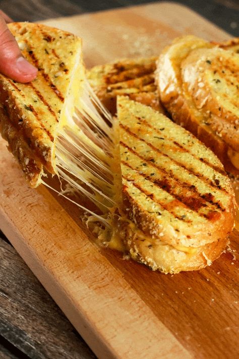 This grilled cheese sandwich is going to quickly become your absolute favorite! It's SUPER easy to make and the topping stores really well! Prepare the topping ahead of time and whip this up in 5 minutes! The kids are going to LOVE this! #GrilledCheeseSandwich #BestGrilledCheese #GourmetGrilledCheese Gourmet Grilled Cheese, Grilled Cheese Recipes, Grilled Sandwich, Burgers Sandwiches, Cheese Sandwich, Grilled Cheese Sandwich, Soup And Sandwich, Garlic Parmesan, Cheese Sandwiches