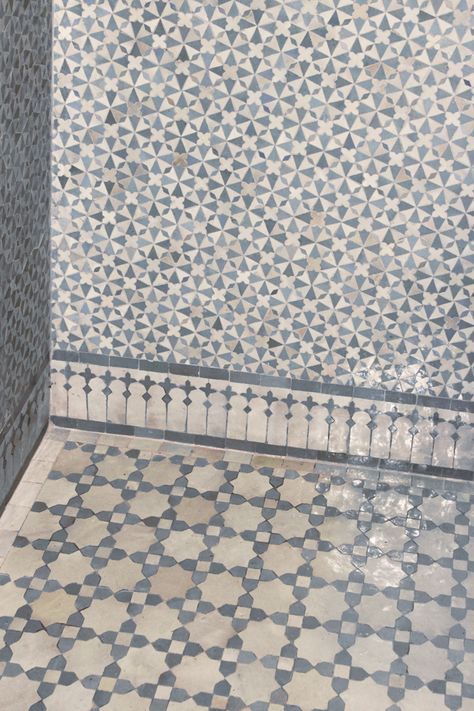 Blue And White Mosaic Tile Bathroom, Moroccan Bath House, Moroccan Mosaic Tile, Zellige Mosaic, Mosaic Tiles Bathroom, Moroccan Tile Bathroom, Moroccan Tile Floor, Kitchen Tile Mosaic, White Moroccan Tile