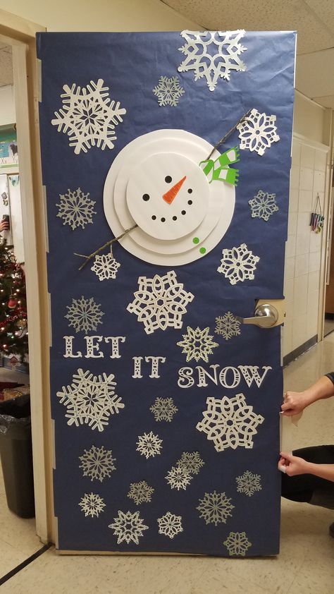 Winter Wonderland Christmas Door Decorations, Let It Snow Classroom Door Decoration, Classroom Doors For Winter, Let It Snow Door Decoration, Winter Door Preschool, Let It Snow Door Decorations For School, January Door Ideas, January School Door Ideas, Winter Wonderland Door Decorations For School