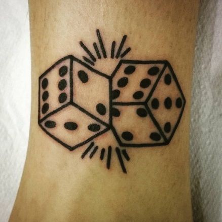 Tato Tradisional, Dice Tattoo, Tattoo Son, Vegas Tattoo, Simple Tattoos For Guys, Tattoo For Son, Tatuaje A Color, Tattoo Stencil Outline, Traditional Tattoo Art