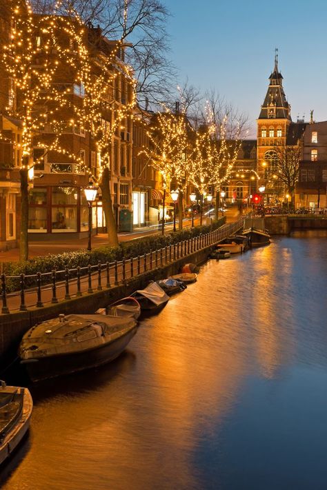 Top 10 Things To Do At Christmas In Amsterdam, Netherlands Things To Do At Christmas, Amsterdam Christmas, Amsterdam Wallpaper, Christmas In Europe, Medieval Houses, Netherlands Travel, Amsterdam Travel, Amsterdam City, Countries To Visit