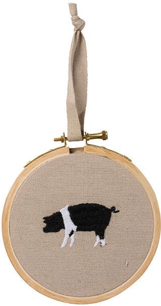 Pig Embroidery, Nursery Embroidery, Embroidery Animals, Pig Crafts, Small Pigs, Yarn Ideas, Birthday Book, Thread & Yarn, This Little Piggy