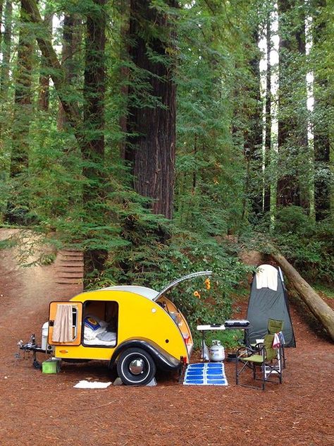 Teardrop Camper Interior, Small Camper Vans, Camper Vintage, Small Camper Trailers, Teardrop Camping, Teardrop Camper Trailer, Small Travel Trailers, Tiny Trailers, Tiny Camper