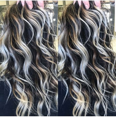 Blonde Summer, Summer Hair Highlights For Brunettes, Summer Balayage, Highlights Blonde, Highlights For Brunettes, Curly Hair Photos, Summer Hair Highlights, Gorgeous Hair Color, Brown Hair With Blonde Highlights