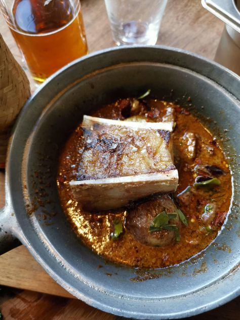 [I Ate] Beef Brisket and Bone Marrow Massaman Curry (Smoking Goat London) Beef Bone Marrow, Beef Marrow, Gastronomic Food, Japanese Bbq, Massaman Curry, Seafood Entrees, Eat Beef, Food Rules, Man Food