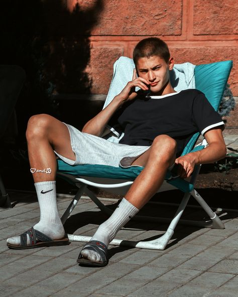 Guy Sitting Criss Cross, Guy Crouching, Guy Sitting In Chair, Laying Poses, Fabian Penje, Nightclub Aesthetic, Beefy Men, People Living, Aesthetic Guys