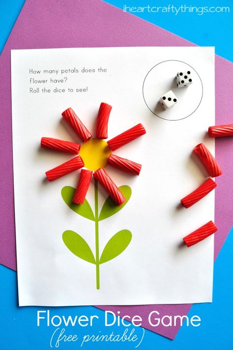 Use this preschool Flower Math Game to practice counting. Roll the dice and add that many petals to the flower. Free printable is included. iheartcraftythings.com Flower Free Printable, Dice Games For Kids, Flower Math, Dice Math Games, Preschool Math Games, Garden Unit, Preschool Garden, Spring Math, Free Games For Kids