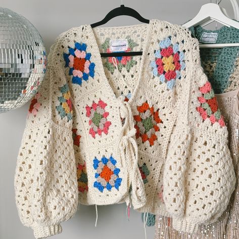 🌸Just love how this piece makes me feel: SIMPLY COZY🥰 #crochet #crochetcardigan #crochetclothing Crochet Ideas For Women, Crochet Cardigan Granny Square, Swedish Girl, Crochet Artist, Crochet Cardigans, Cozy Crochet, All My Heart, Crochet Winter, Crochet Girls