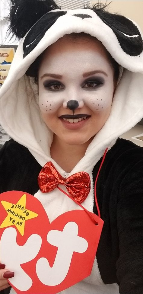 Red Panda Makeup Halloween, Panda Bear Face Paint, Panda Inspired Makeup, Panda Eyes Makeup, Panda Makeup Cute, Panda Makeup Halloween, Diy Panda Costume, Panda Costume Diy, Panda Face Paint