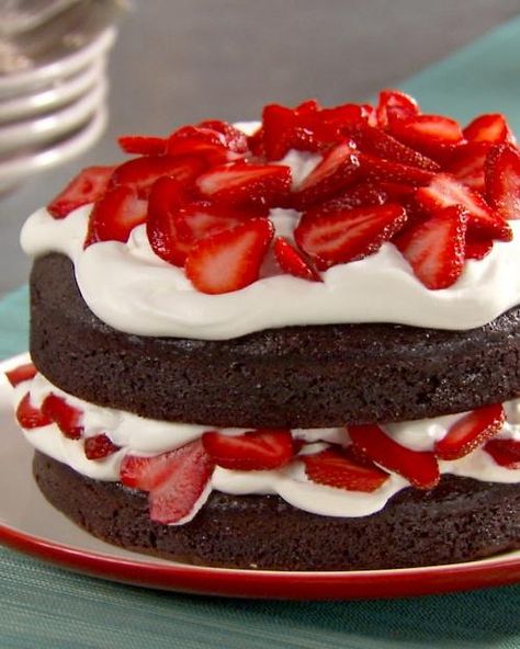 Chocolate Cake with Whipped Cream and Berries Recipe Chocolate Cake With Whipped Cream, Chocolate Cake With Strawberries, Cake With Whipped Cream, Cake With Strawberries, Chocolate Strawberry Cake, Easy Chocolate Cake, Dark Chocolate Cakes, Simple Cake, Berries Recipes