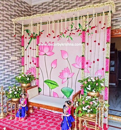 Welcoming our little bundle of joy with the beauty of fresh blooms. Seemantham Function Decor by Vamshi @ongole_decorbykrishna of #ongole branch #andhrapradesh #seemantham #seemanthamceremony #babyashower #valaikappu #ongoledecorators #ongoleevents #decorbykrishnaongole @decorbykrishna is a unit of @pellipoolajada Traditional Decorations using only Natural materials #noplastic #nofloralfoam  #nothermocoal #nostyrofoam #ecofriendlywedding  #pellikooturu #pellikoduku  #mangalasnanam  #gru... South Indian Baby Shower Function, Simple Seemantham Decoration At Home, Traditional Seemantham Decoration, Seemantham Backdrop, Deepavali Decorations, Seemantham Decoration, Pellikuthuru Decor, Traditional Backdrop, Moti Toran