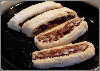 Italian Chocolate, Christmas Cookie Recipes, Filled Cookies, Roll Cookies, Baking Essentials, Italian Cookies, Spice Cookies, Melting Chocolate Chips, Xmas Cookies