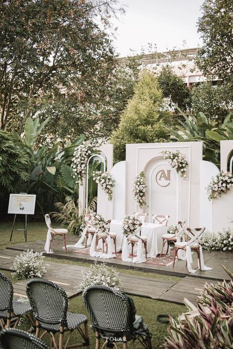 The Wedding Of AsriIkhwan oleh Elior DesignWedding Decorators di IndonesiaBridestory Decor Akad Nikah Simple, Dekor Pernikahan Simple, Malay Wedding Pelamin Simple, Malay Wedding Pelamin Rustic, Outdoor Wedding Backdrop, Wedding Dinner Table Setting, Dekor Lamaran, New Home Decor Ideas, Chic Home Decor Ideas