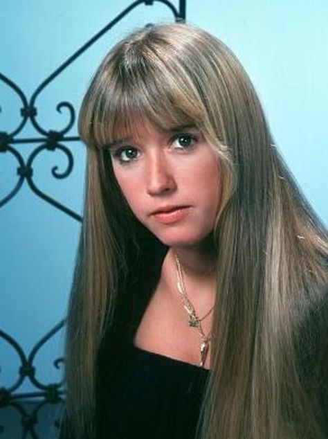 Celebrities with Dark Ash Blonde Hair Color Dark Ash Blonde Hair Color, Dark Ash Blonde Hair, Dishwater Blonde, Kim Richards, Ashy Blonde Hair, Natural Ash Blonde, Hair Color Pictures, Dark Ash Blonde, Ash Blonde Hair Colour