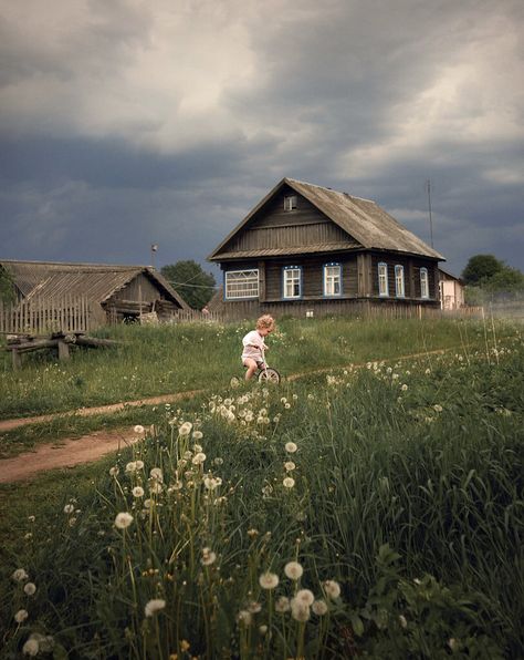 the breath of thunderstorm by aleshurik. Found using 'Gallery for Flickr' on iPad. https://apps.apple.com/in/app/galleryr-pro-for-flickr/id525519823 Ukraine, House Styles, Photography, Nature